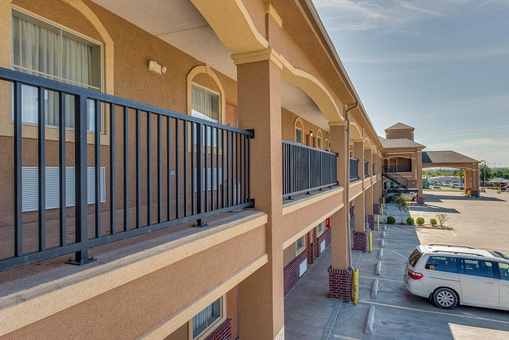 Executive Inn & Suites Cushing Exterior photo